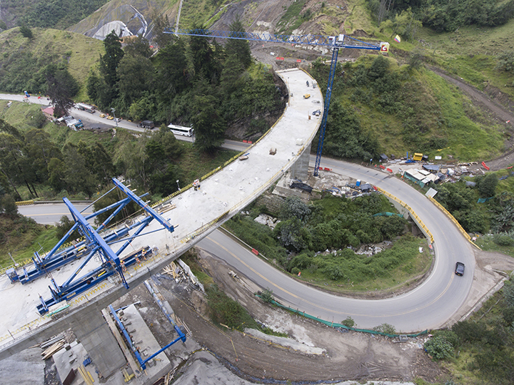 Viaducto curva Los Adioses.