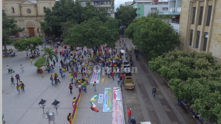 Docentes y centrales obreras piden una mesa de diálogo con el Gobierno Nacional 