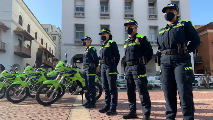 El nuevo uniforme de color azul está alineado a estándares internacionales