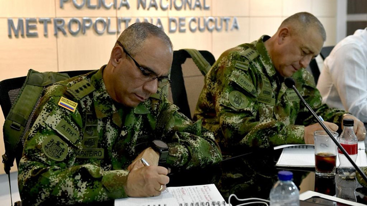 Asiste la cúpula militar para evaluar las condiciones de seguridad 