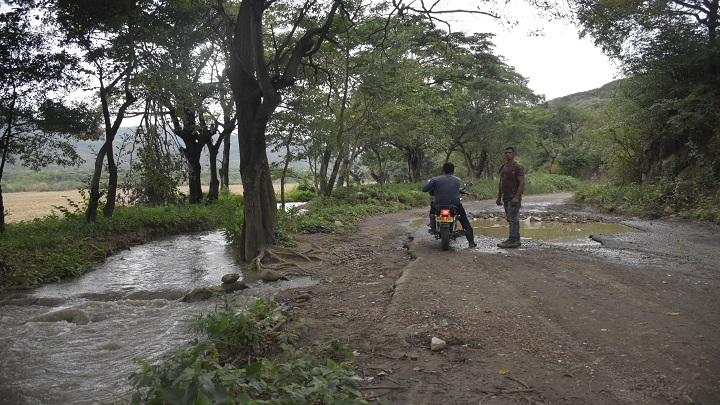 El río Táchira en busca de su cauce. / Foto: Pablo Castillo / La Opinión 