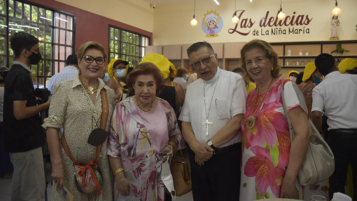 Piedad de Salgar , Devora Daza , monseñor Oscar Urbina , Marleny de Ararat.(Foto: Pablo Castillo / La Opinión)