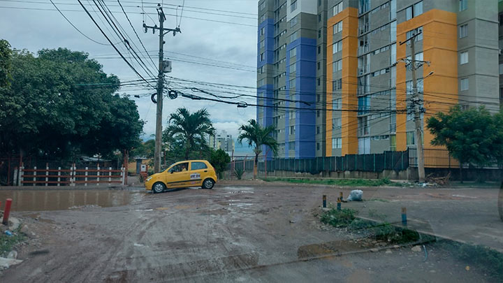 Habitantes se quejan de no estar priorizados en el proyecto de intervención vial. 