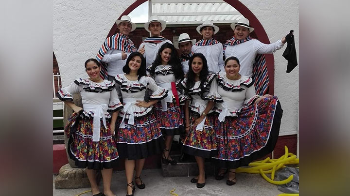 Los jóvenes que integran el grupo de danzas reciben beneficios académicos y económicos./Foto: cortesía