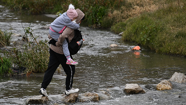 Autoridades locales en Texas, Arizona, Nuevo México y California especulan que la frontera y el sistema migratorio de Estados Unidos será puesto a prueba./Foto: AFP