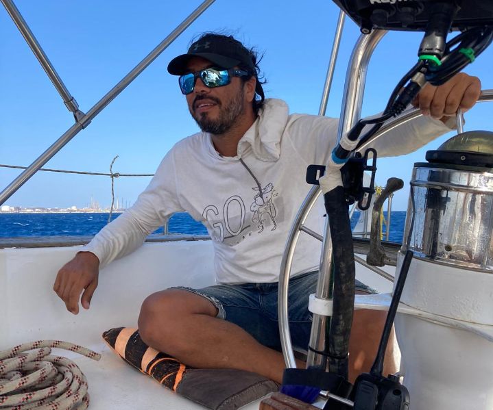 Alejandro sueña con recorrer el mundo en su velero. / Foto: Cortesía 