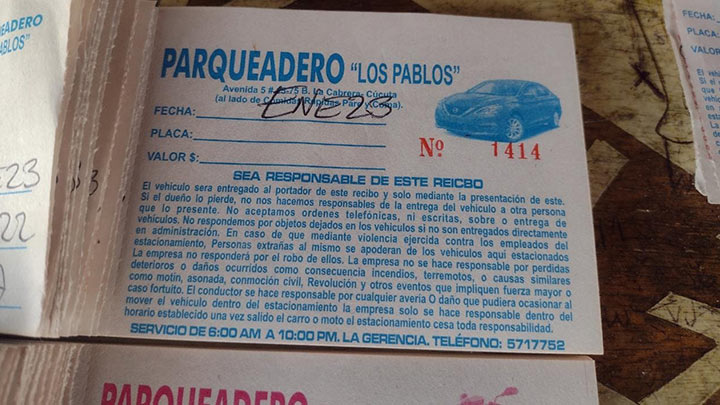 En las facturas de los parqueaderos incluso advierten sobre en qué casos responden y en cuáles no./Foto: La Opinión