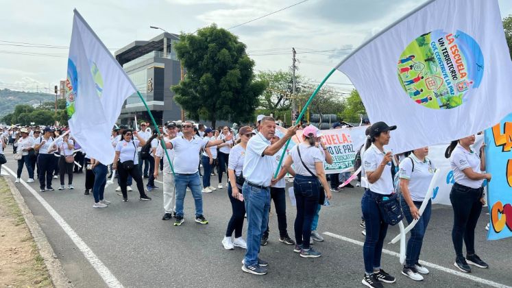 Los docentes marcharon para pedir que las escuelas sean territorios de paz. / Foto: Cortesía de Asinort / La Opinión 