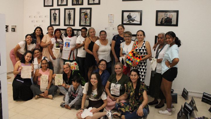 Las mujeres buscadoras presentaron sus galerías durante la Fiesta del Libro 2023. / Foto: Cortesía.