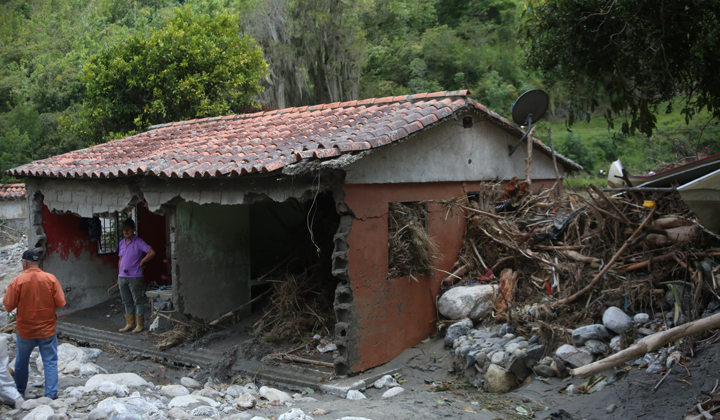 La destrucción de algunas viviendas en Mérida. 