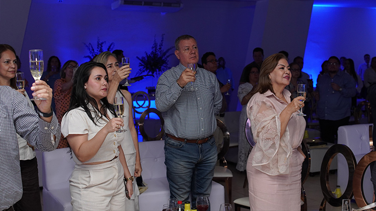 Clientes, socios, proveedores de tecnología, entre otras personalidades, estuvieron presentes en la celebración. / Foto Cortesía-La Opinión