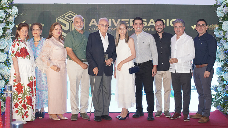 Celebración del aniversario de Finanzacrédito por todo lo alto. / Foto Cortesía-La Opinión