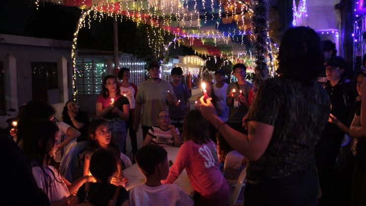A la par de la Hayacatón se prendieron velas en la sede de la casa