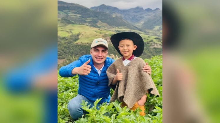 El concejal Flórez ha transformado Chitagá con más de 60 obras, incluyendo proyectos de producción para campesinos, mejoras en vías urbanas y rurales, ampliación de servicios, instalación de internet en escuelas rurales y fortalecimiento de gremios.