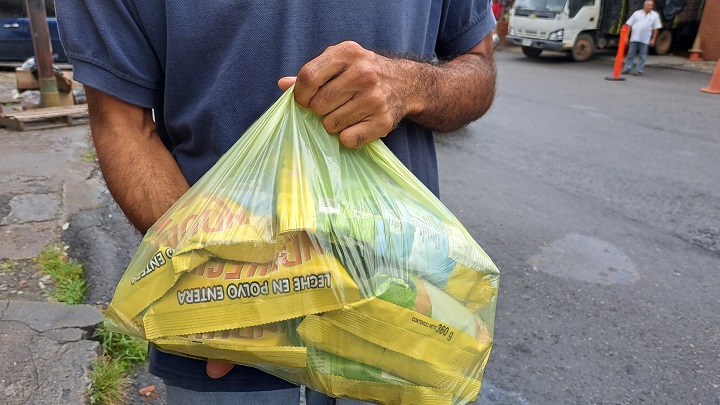 En un 50% han aumentado los precios de los pocos productos colombianos que quedan en mercados regionales.