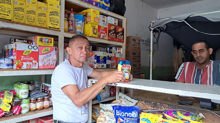 En un 50% han aumentado los precios de los pocos productos colombianos que quedan en mercados regionales.