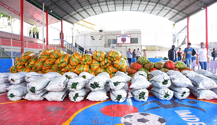  La Gobernación continuaría este año comprando las cosechas a pequeños productores agrícolas para favorecer la economía de esas familias campesinas. / Fotos cortesía 
