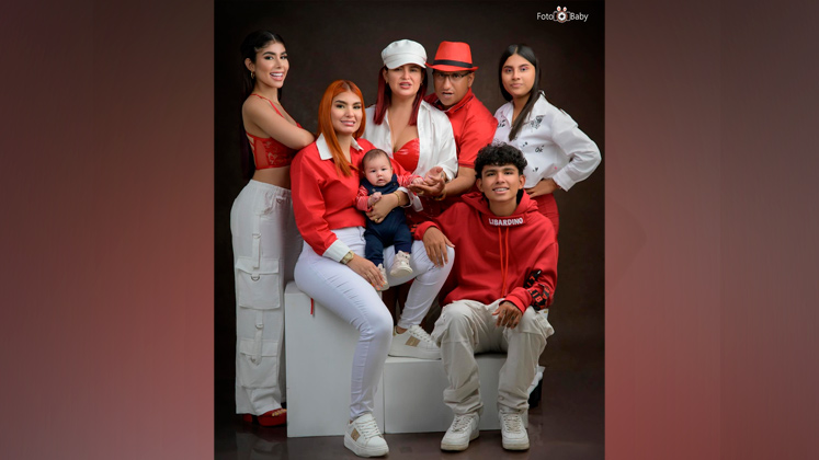 La cucuteña crea contenido junto con su familia. 