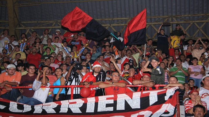 Los aficionados fueron determinantes para la consecución de los éxitos del quinteto rojinegro./Foto: Archivo