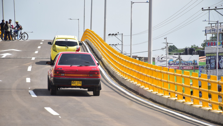 Paso de vehículos en Cuatro vientos