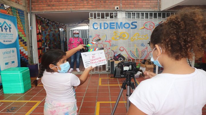 Un grupo de niñas entre 9 y 14 años produjeron y grabaron su primer cortometraje que narra las vivencias de una niña migrante./Foto: cortesía