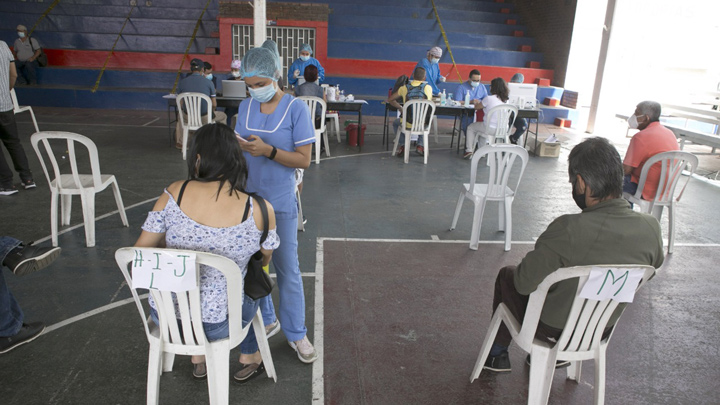 El IDS espera los lineamientos del Gobierno nacional para la vacunación de migrantes en condición irregular. / Foto Archivo La Opinión.