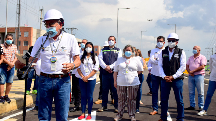 Paso de vehículos en Cuatro vientos