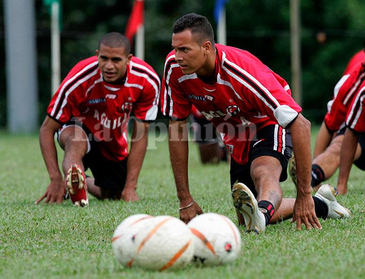 Macnelly Torres y Blas Pérez. 