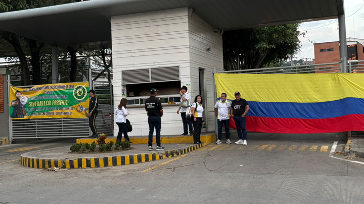 Trabajadores protestan pacíficamente pidiendo mejores condiciones laborales en Cúcuta