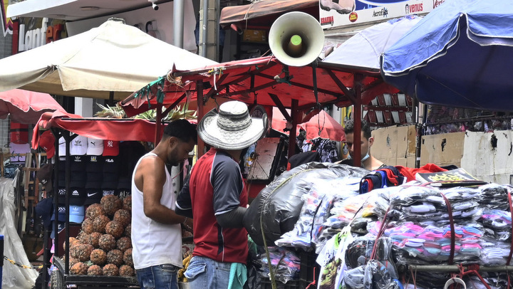 Cornetas en el centro de la ciudad