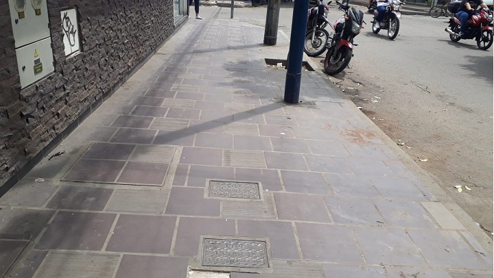 Las personas del lugar subieron a las redes sociales videos del hecho.