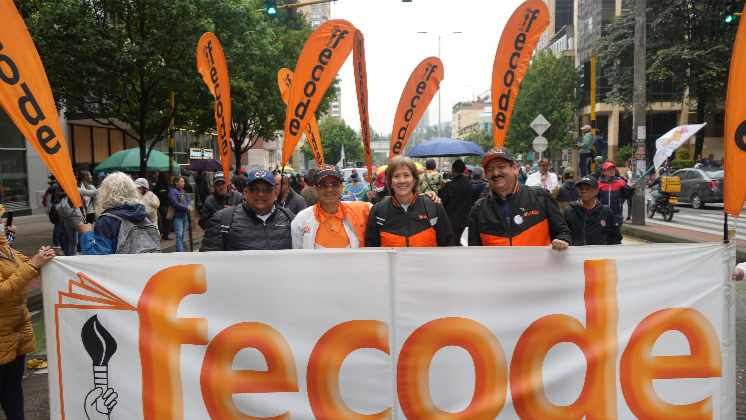 Líderes de Fecode en la marcha. 
