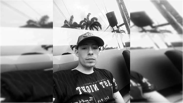 Jimmy Navarrete Casanova, de 22 años, trabajaba en un supermercado.