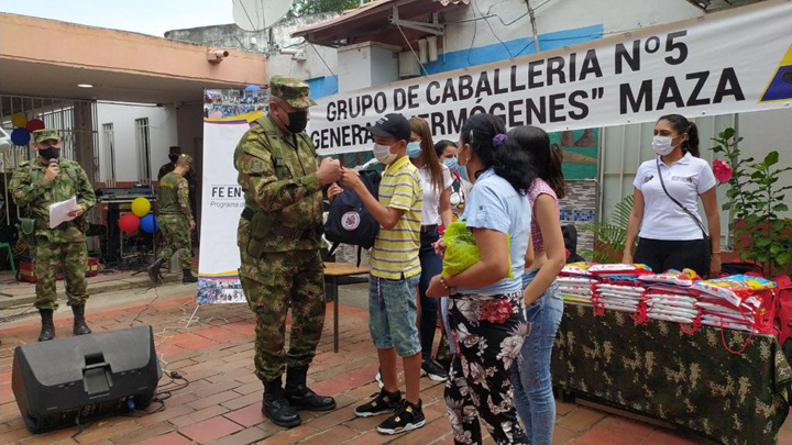 Durante esta actividad fueron entregados 150 kits escolares