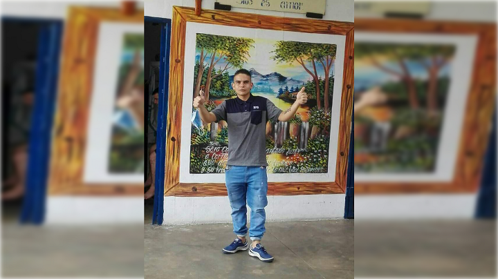 Su condena era de dos años por el delito de violencia intrafamiliar.