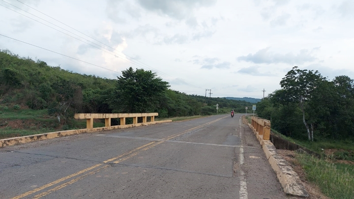 Por esta vía fue donde interceptaron al chofer de la grúa.