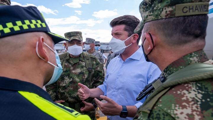 El ministro dio indicaciones.