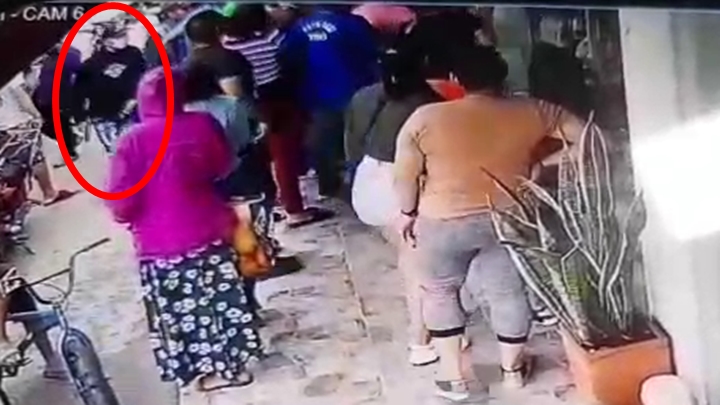 Las autoridades tratan de identificar a los homicidas.