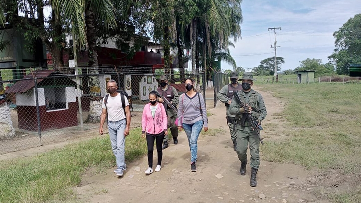 Los familiares de las víctimas fueron ayudados por las autoridades venezolanas.