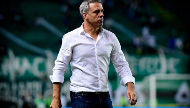 El argentino debutó en los banquillos técnicos con el Cúcuta Deportivo en el 2018 cuando logró el ascenso del equipo motilón. Luego pasó al Deportivo Cali del que dio el salto a Independiente de Avellaneda, el club de sus amores. (Foto: Archivo)