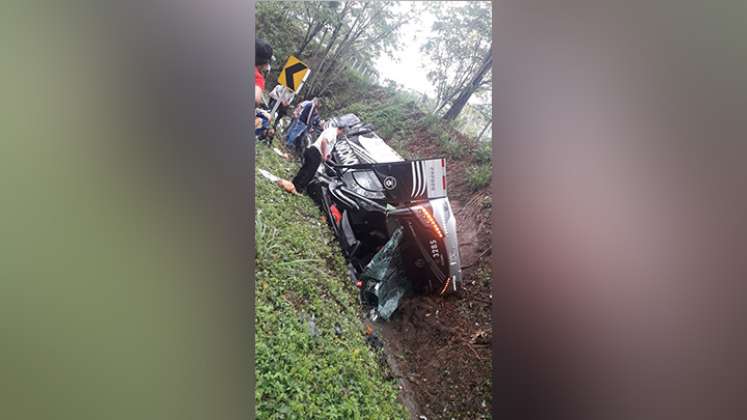 Accidente de bus de ruta interdepartamental entre La Esperanza (Norte de Santander) y San Alberto (Cesar)