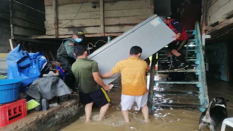 Los moradores tuvieron que subir sus electrodomésticos a los segundos pisos de las viviendas./FOTO: Cortesía