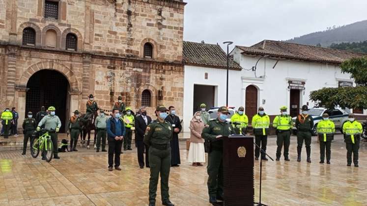 Las autoridades difundieron el decálogo de la Camándula del Amor y el autocuidado. / Roberto Ospino/ La Opinión 