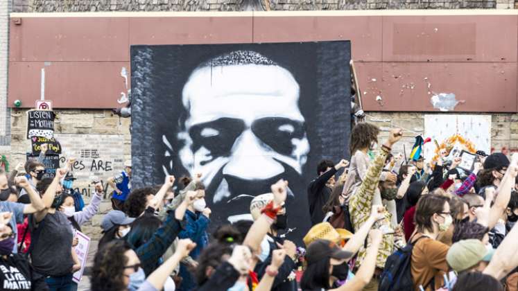 Lós últimos días han sido de agitación y tensiones en Minneapolis y otras ciudades de Estados Unidos, en paralelo al juicio por el asesinato de Floyd../FOTO: AFP