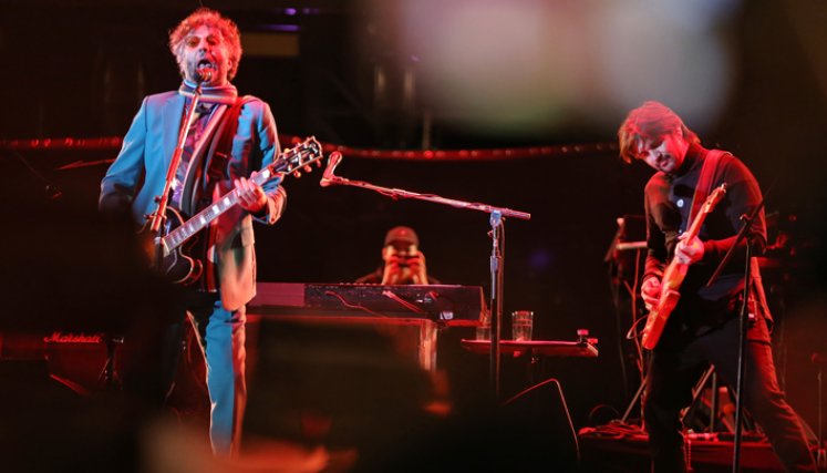 Juanes rinde homenaje a Fito Páez