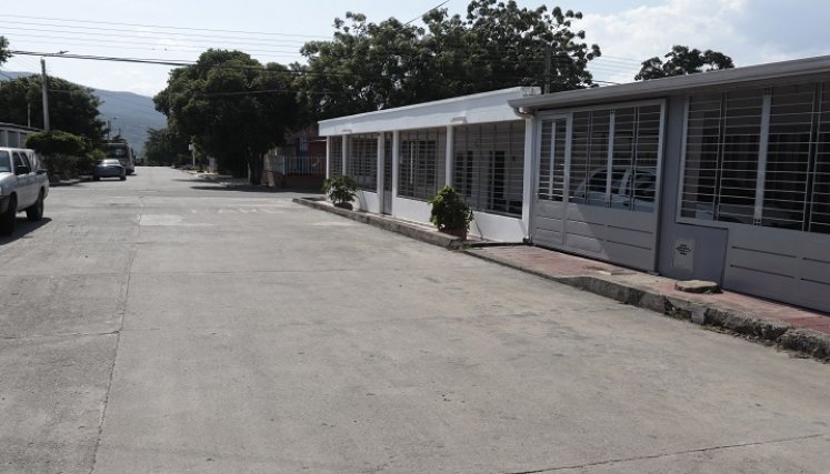 Casas de un barrio que se encuentran fastidiadas por los altos decibeles de sonido