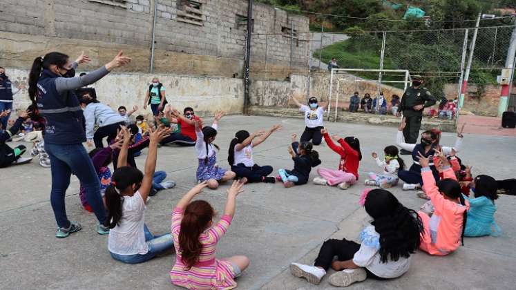 Están fomentando los juegos tradicionales, la lectura, cuentos, la pintura, el dibujo y la crianza amorosa. /Foto: Cortesía/ La Opinión 