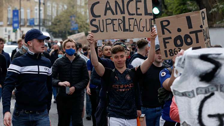 Las protestas no se hicieron esperar en Inglaterra.