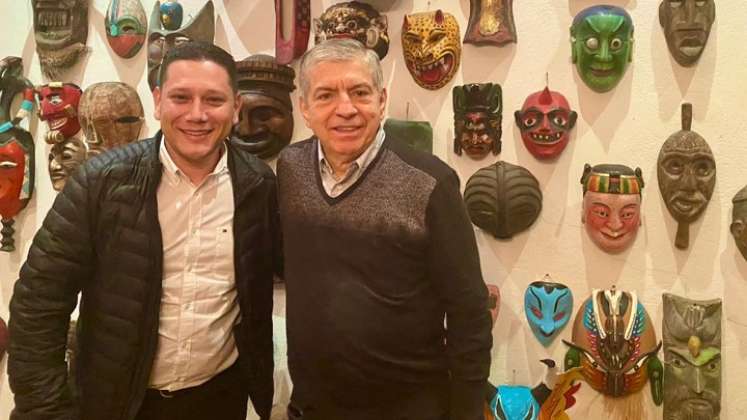 Wilmer Guerrero fue recibido en su casa por el director del liberalismo, César Gaviria. /Foto La Opinión