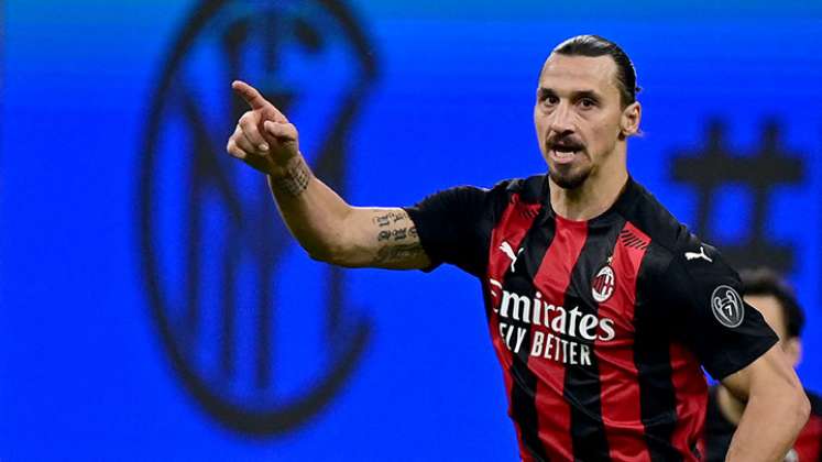 Zlatan Ibrahimovic renovó su contrato con el Milan. 